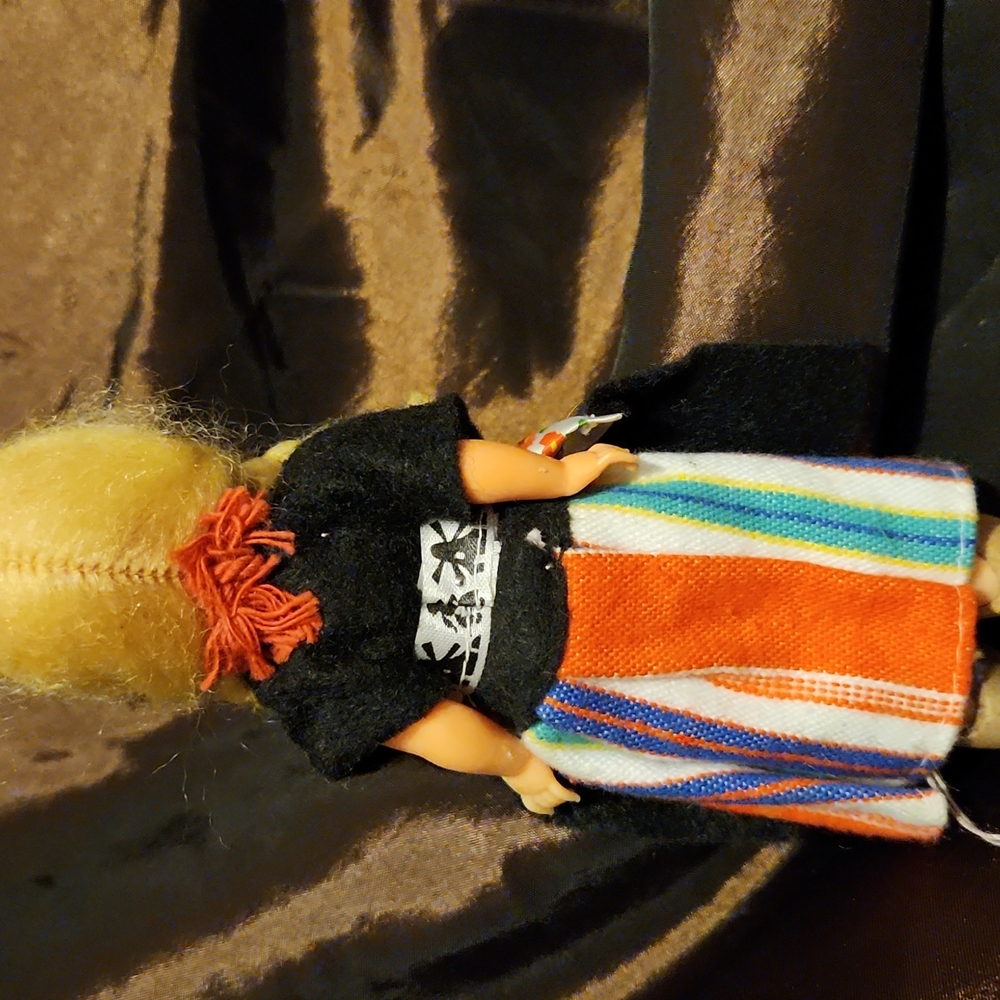 Vintage Doll from Holland wooden shoes - Picture 6 of 7